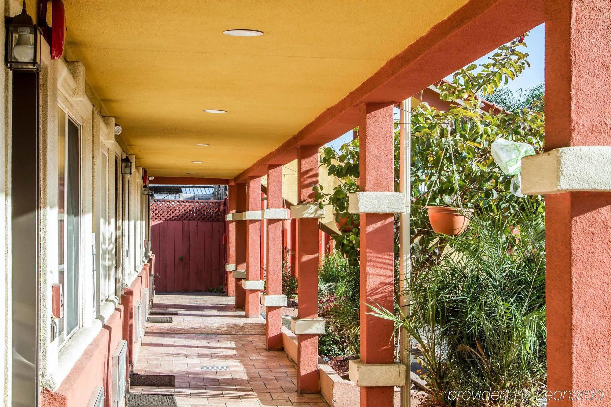 Rodeway Inn & Suites Near The Coliseum & Arena Oakland Extérieur photo