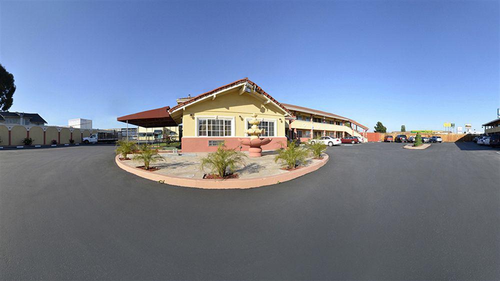 Rodeway Inn & Suites Near The Coliseum & Arena Oakland Extérieur photo